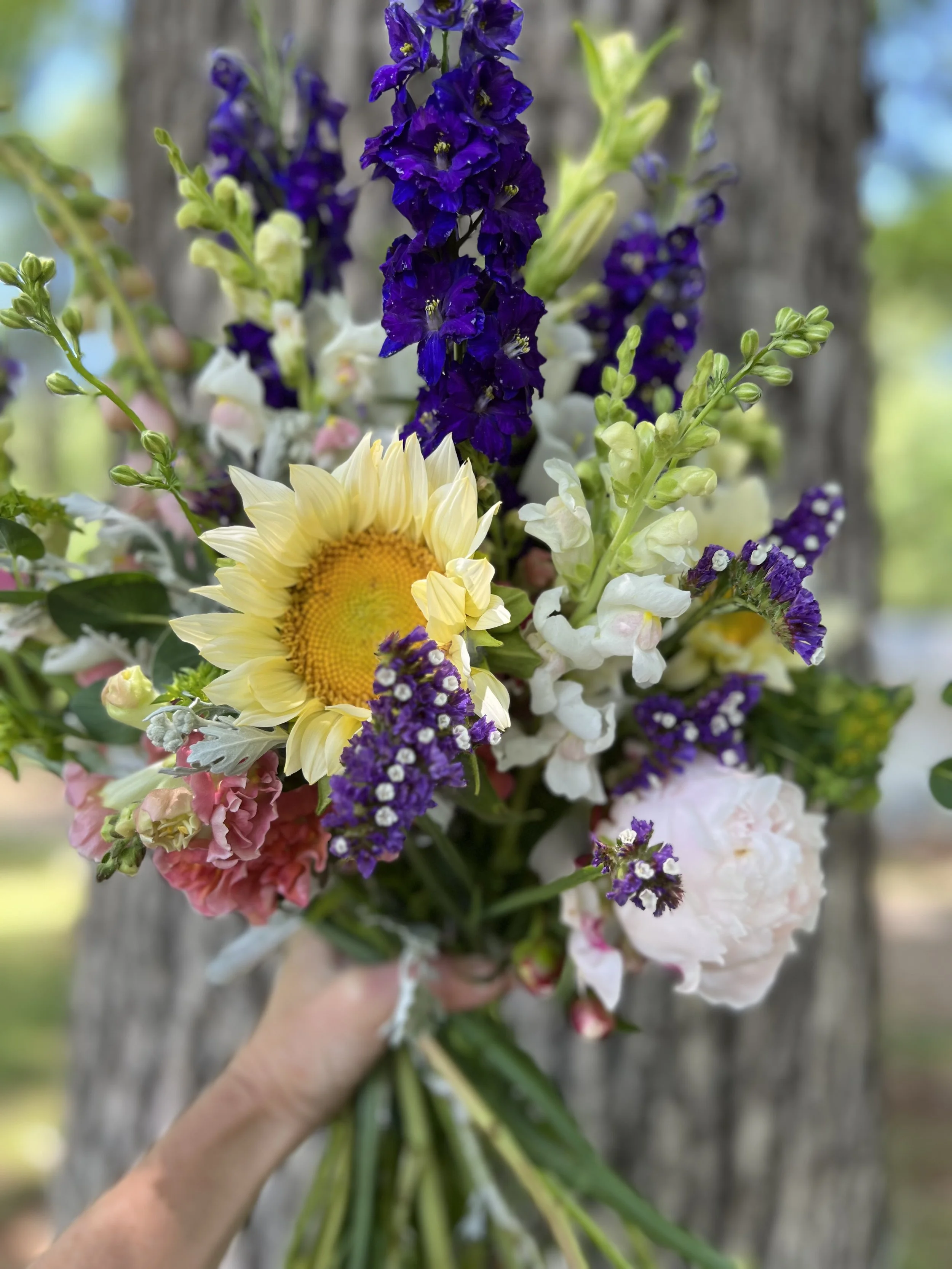Spring wildflower bridal bouquet.jpg