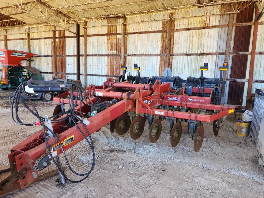 Chisel Plow (Case IH Ripper) - MW