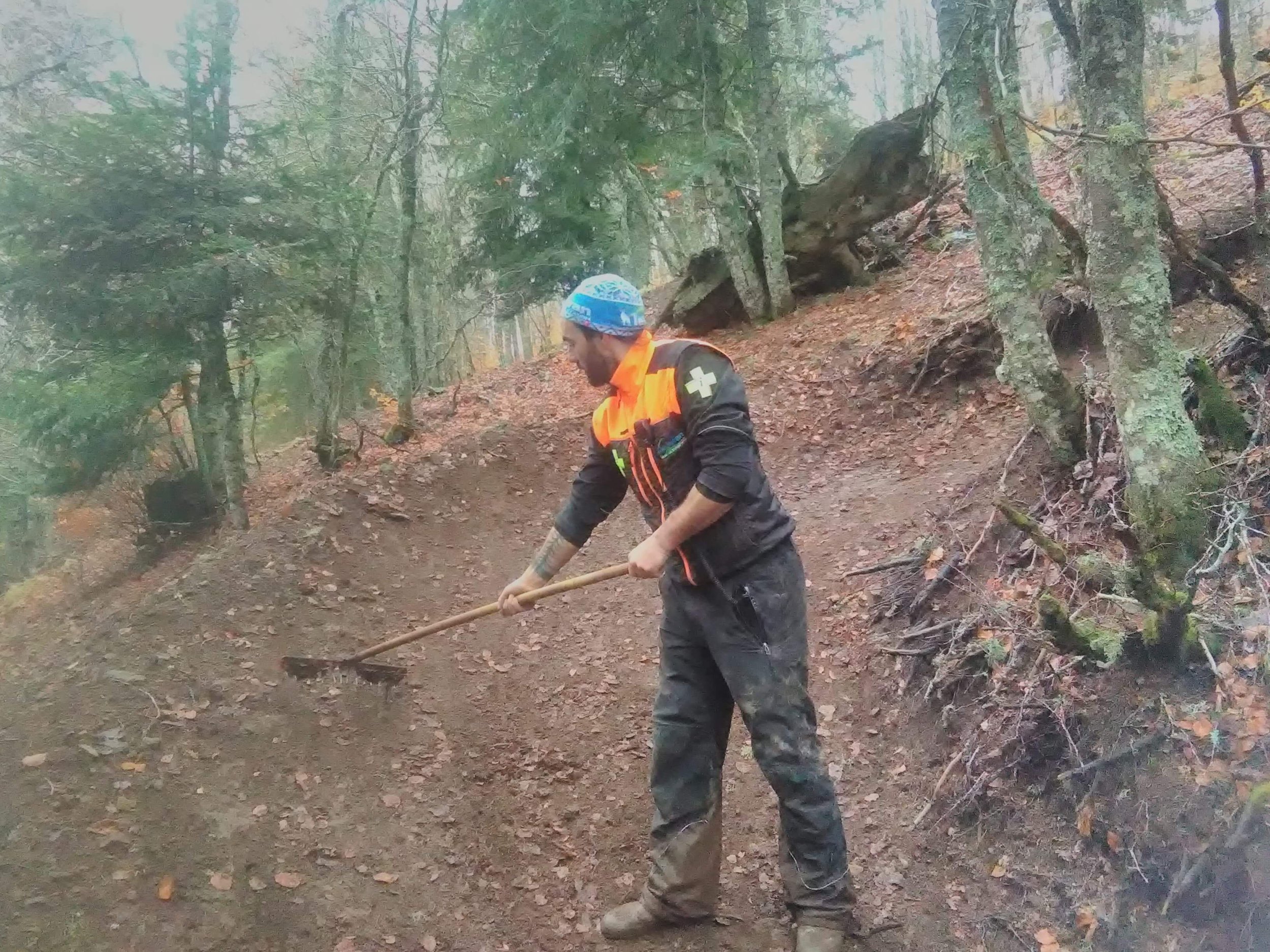 RC Pro Patrouilleur VTT : assurance essentielle pour sécuriser l’entretien des pistes VTT