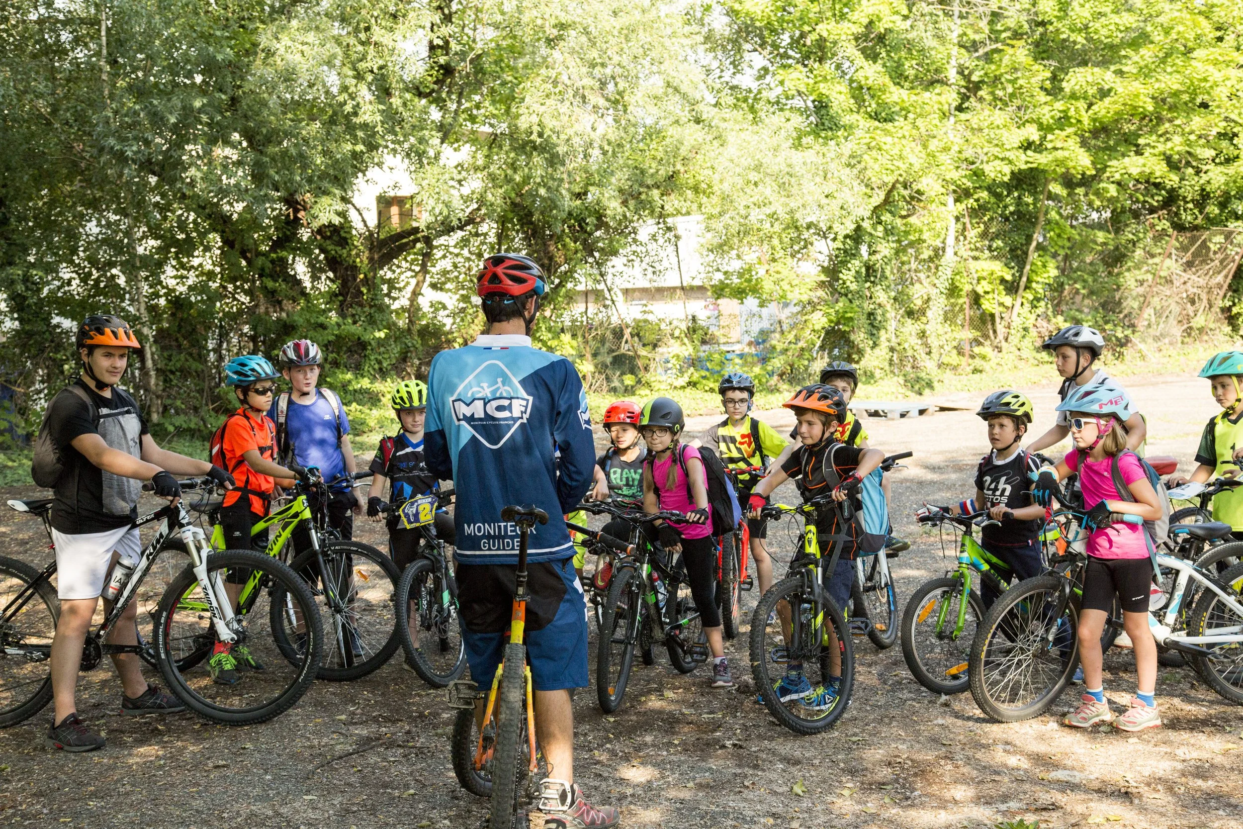 Apprendre à faire du vélo avec un Moniteur-Guide MCF : méthode facile et rapide