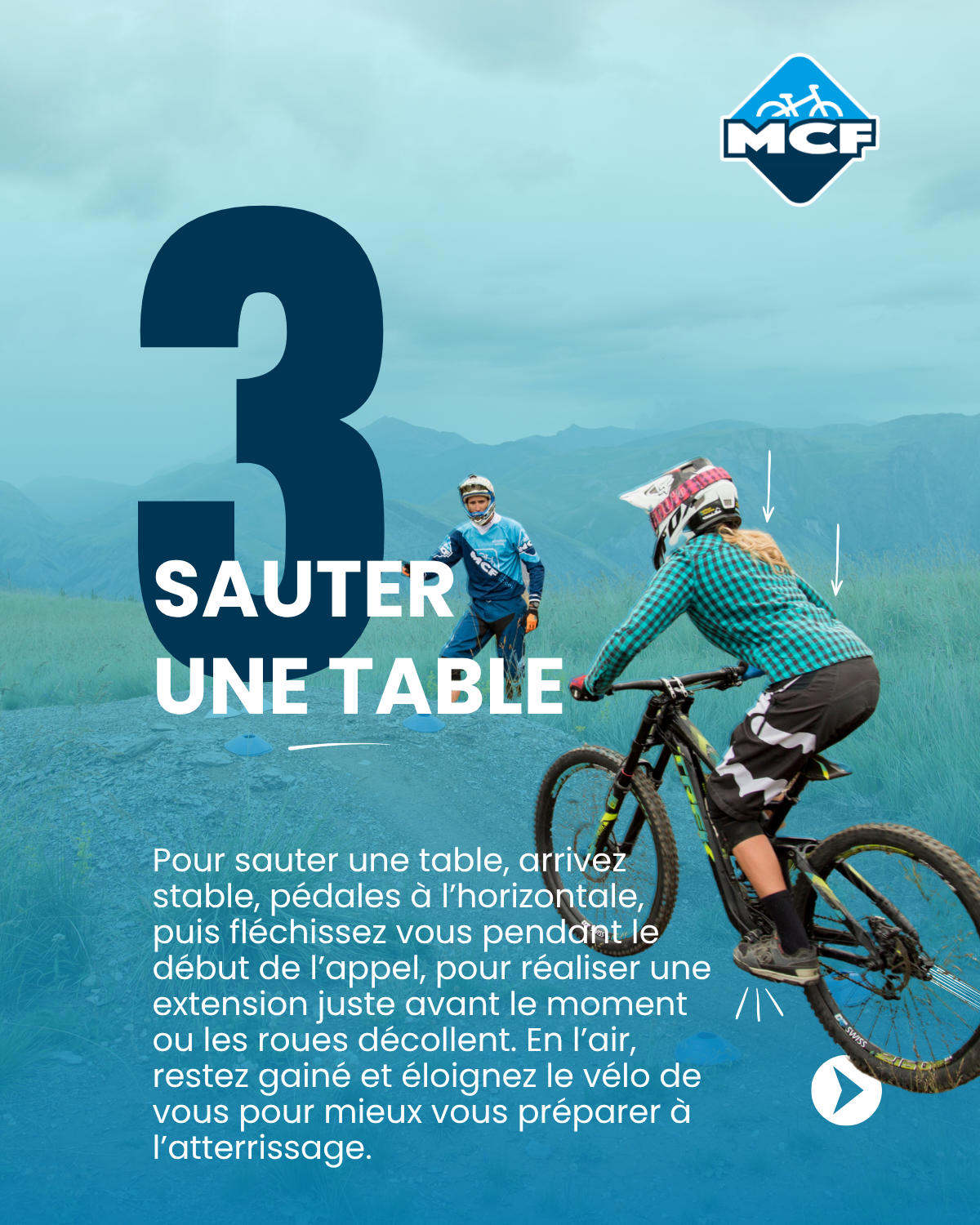 Vététiste confirmé réalisant un saut de table avec une position équilibrée et maîtrisée en l'air