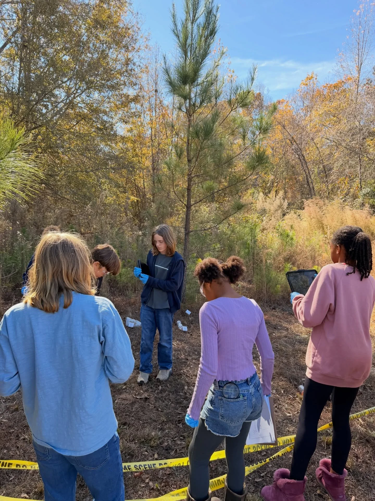 It&rsquo;s a crime scene investigation!!

As part of Middle School&rsquo;s Forensics unit, students are working to analyze and synthesize clues to solve the case!! They practiced photographing evidence, learned about the roles of crime scene investig