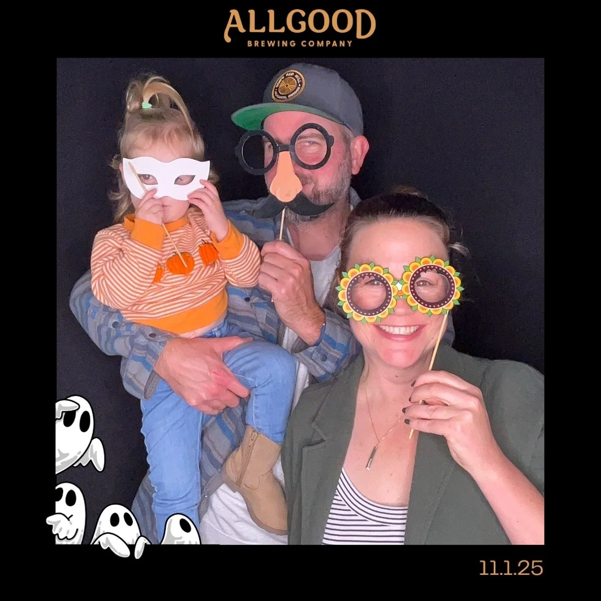 We captured all the spooky fun from this Halloween weekend at @allgoodbrewingco 🎃📸🍻 
Thanks to everyone who stepped into our booth &mdash; you nailed the vibes! 🪩

#halloween #photobooth #portland #oregon