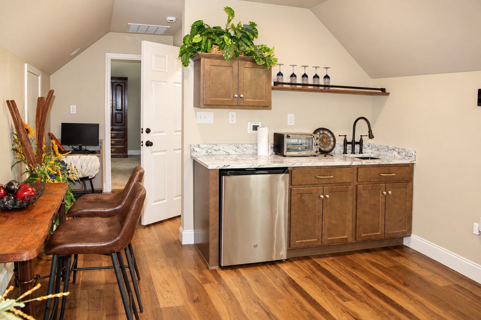 Fields_Kitchenette.png