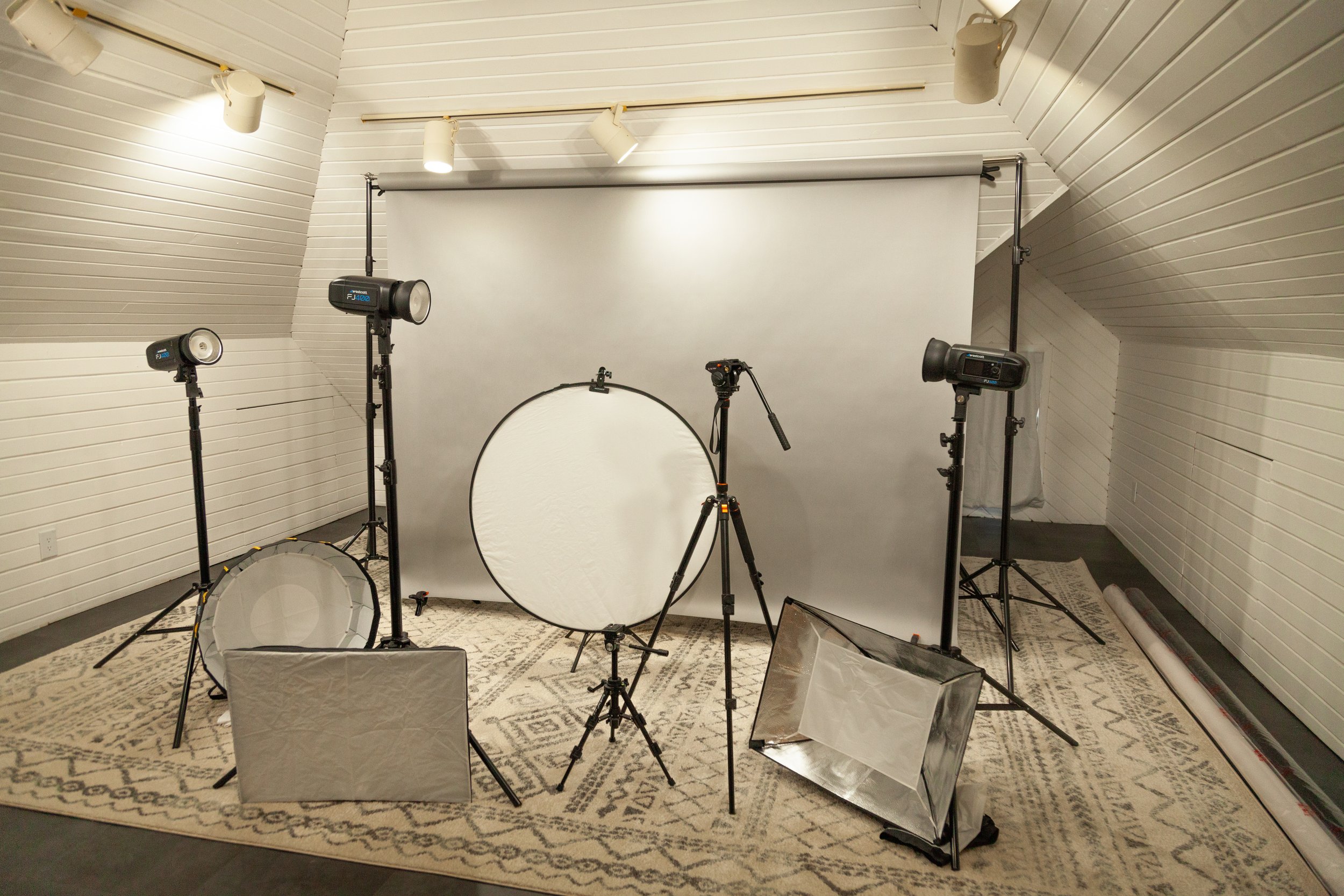 Vintage_Violet_Studio-3.jpg