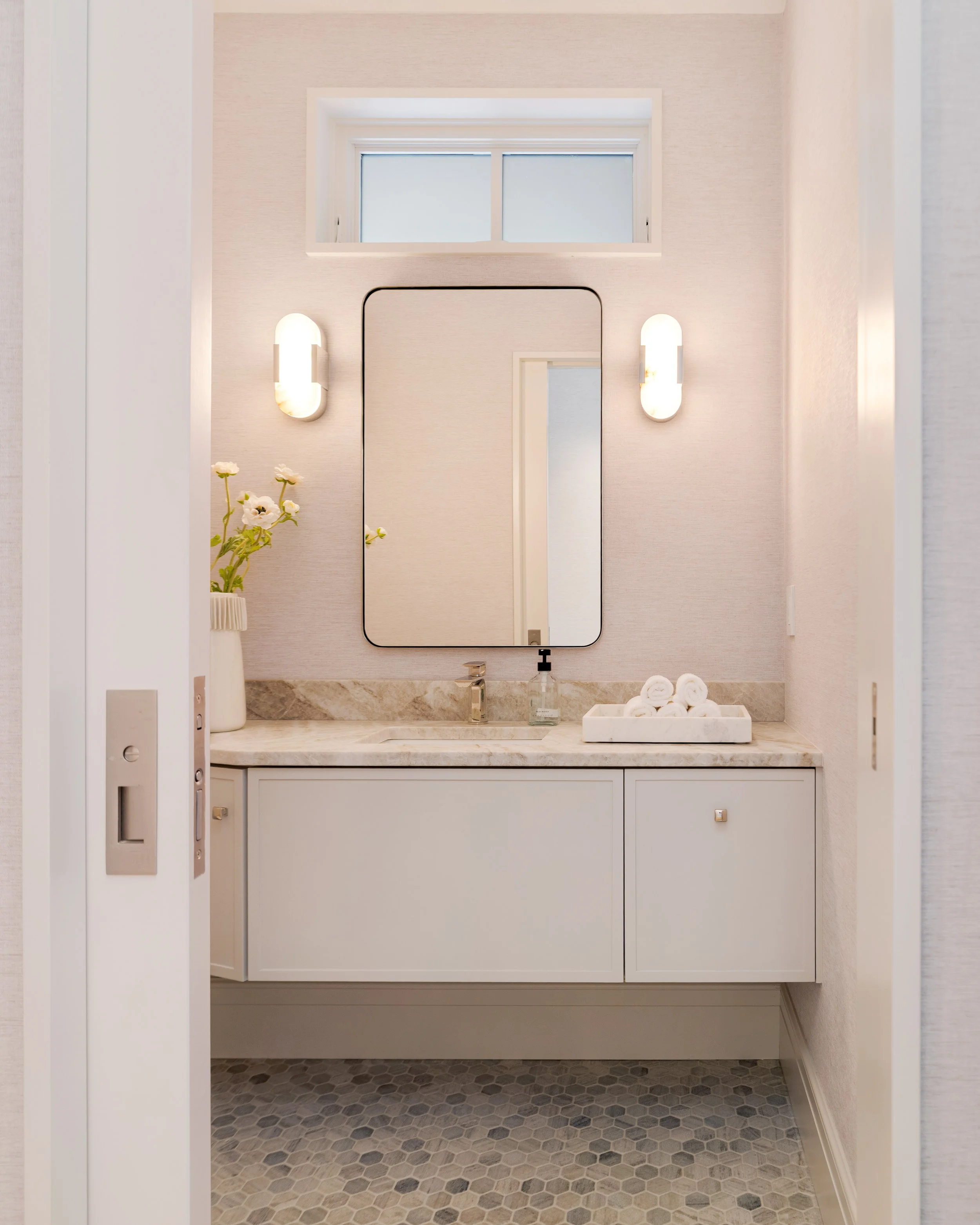 Powder Room-0885769.jpg