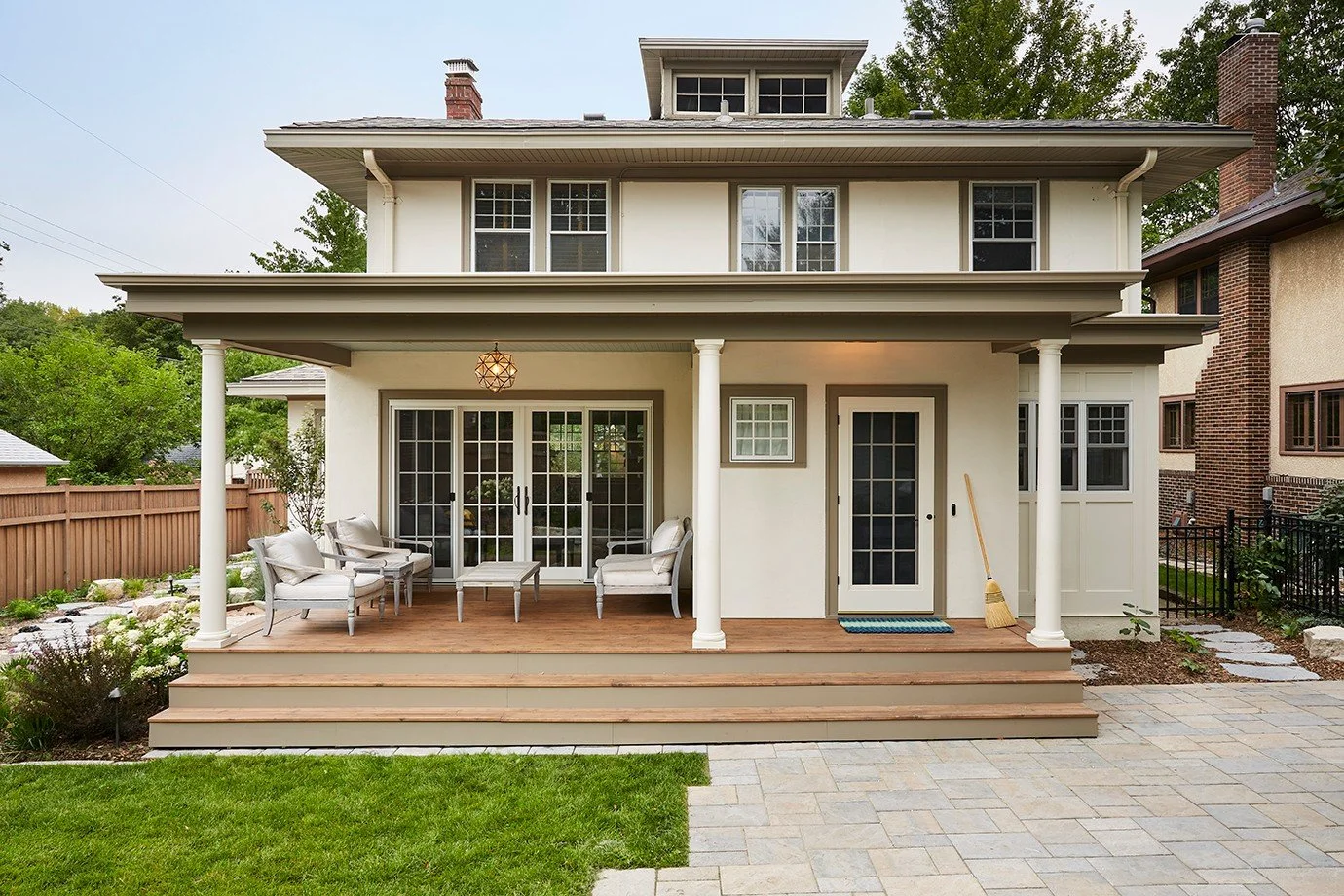 Designed to embrace all the seasons Minnesota has to offer, the Craftsman style Lynnhurst Residence features a thoughtful covered patio.

We can imagine this being the perfect spot to enjoy the fall weather.

Architectural Design: @willspencerstudio
