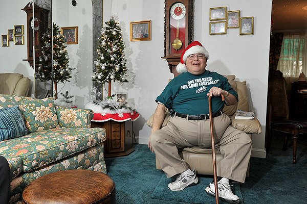 Eagles fans booed Santa decades ago. Why won’t that story go away?