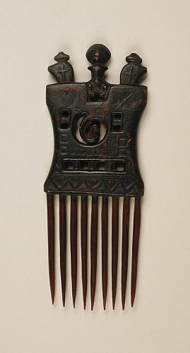 Comb, Asante artist, Mid 20th century. National Museum of African Art, Smithsonian Institution