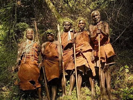  © Xavi de las Heras - Burundi 2021 & Emili Bayona - Burundi 2025 via https://www.101lasttribes.com/tribes/batwa.html