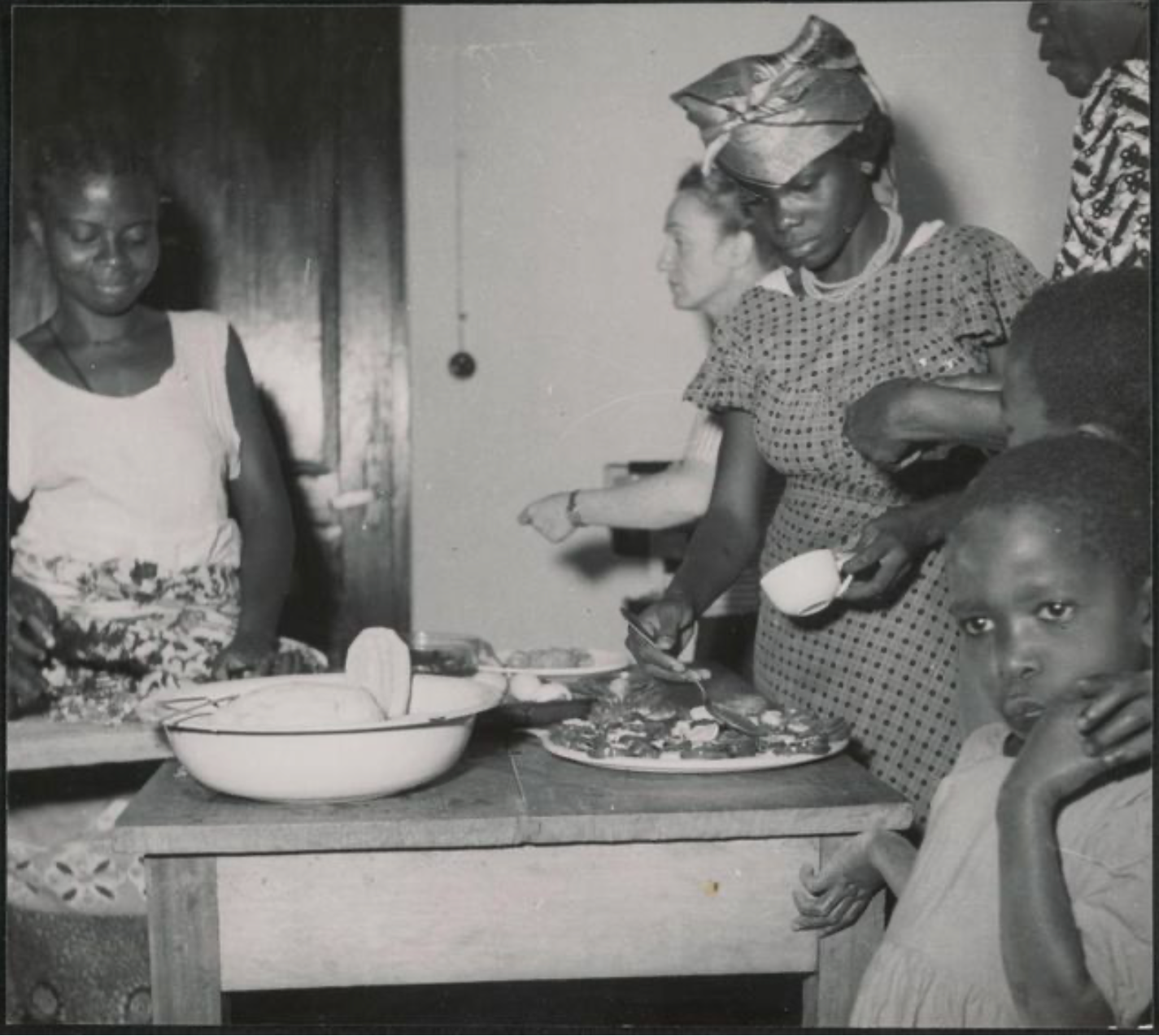 Moyen Congo [Photograph]. Northwestern University Libraries Digital Collections. https://dc.library.northwestern.edu/items/08f0a693-5d25-4b05-8a34-66d870af0dc5