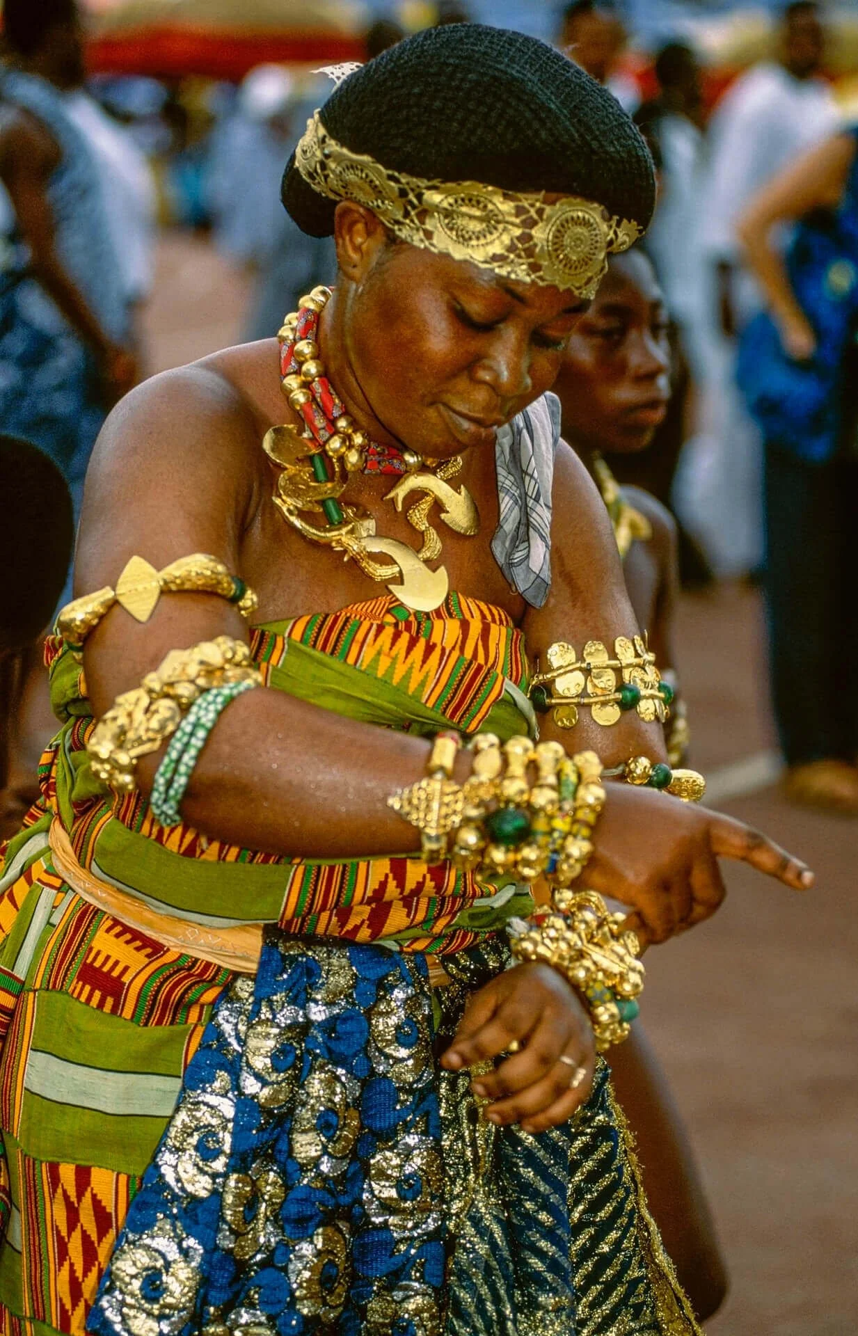 Ashanti Court Dancer, Ghana. Unknown photographer. (n.d.). Ashanti court dancer, Ghana [Photograph]. Africa Online Museum. https://africaonlinemuseum.org/map/ghana/ashanti-kingdom/photos/ 