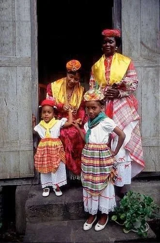 Dominican Creole women and children wearing a Wob Dwiyèt. 