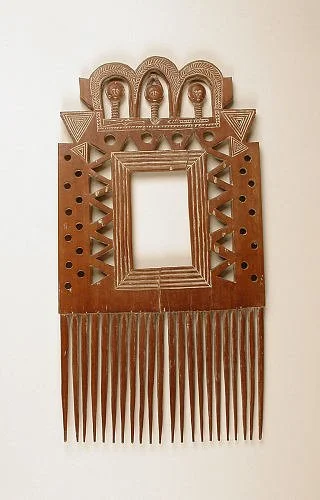 Comb, Asante artist, Mid 20th century. National Museum of African Art, Smithsonian Institution