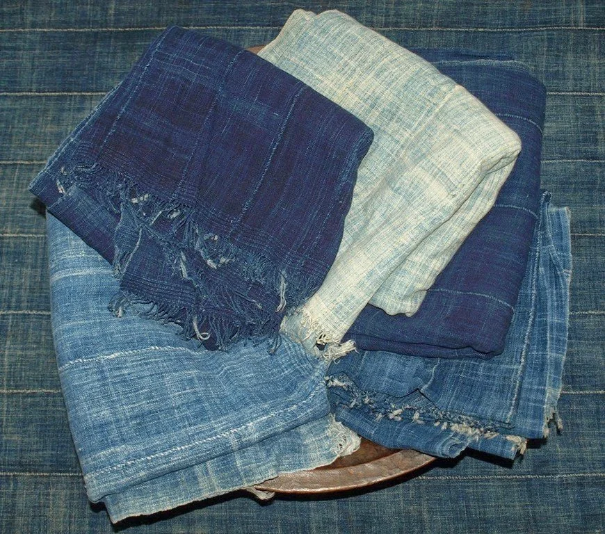 The original work wear - Mossi Indigo Cloths from Burkina Faso via Adire African Textiles by Duncan Clarke. http://adireafricantextiles.blogspot.com/2014/05/the-original-work-wear-mossi-indigo.html