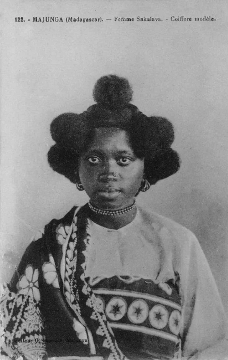 MAJUNGA. Sakalava woman. Hairstyle model "