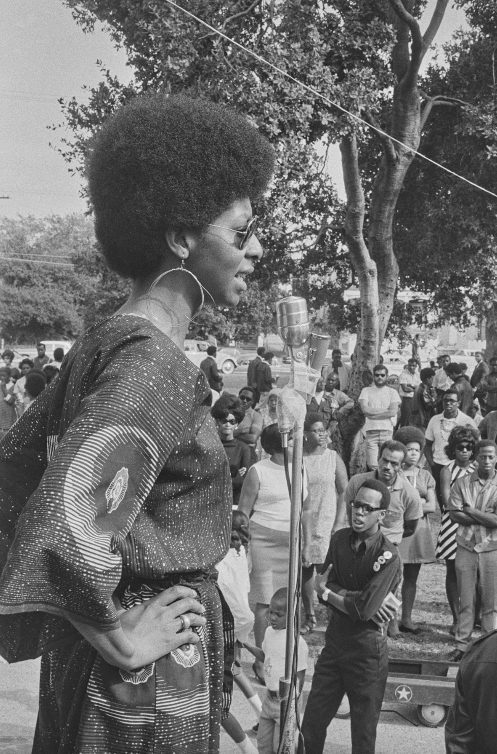 Pirkle Jones, “Free Huey rally, Bobby Hutton Memorial Park (formerly DeFremery Park),” Sep. 22, 1968. (Photograph from University of California, Santa Cruz).