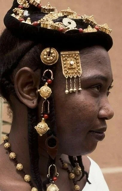 Songhai woman, Mali — Source: unknown 
