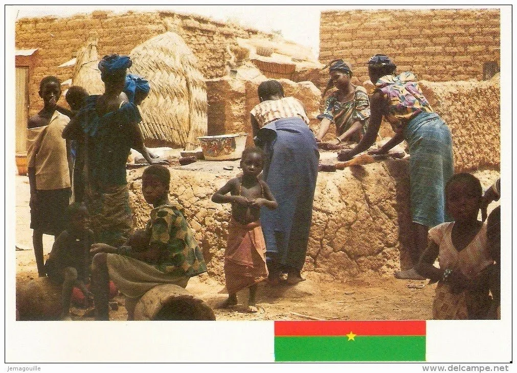 The original work wear - Mossi Indigo Cloths from Burkina Faso via Adire African Textiles by Duncan Clarke. http://adireafricantextiles.blogspot.com/2014/05/the-original-work-wear-mossi-indigo.html