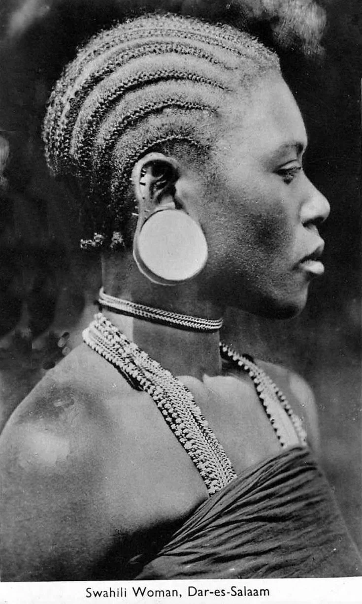 Swahili woman. Dar-es-Salaam, Vintage postcard. 