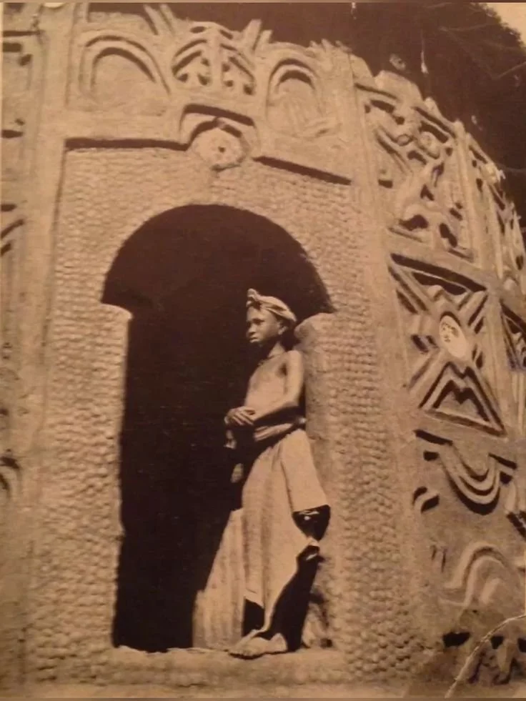 Traditional adobe house in Bida, Nigeria, characteristic of Nupe architecture. 