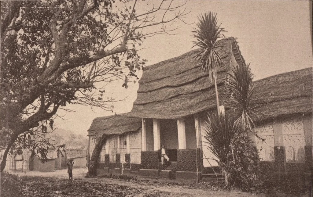 Upscale Traditional architectural style - Lower Guinea. - Ukpuru Tumblr 