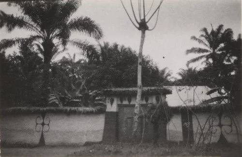 compound entrance wall - 1930-1931 Gustaf Bolinder - Ukpuru Tumblr 