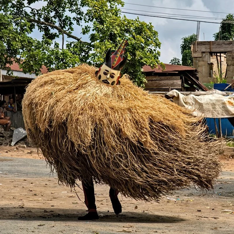Masquerade of the Igbo people. Photo byJordi Zaragozà Anglès. 