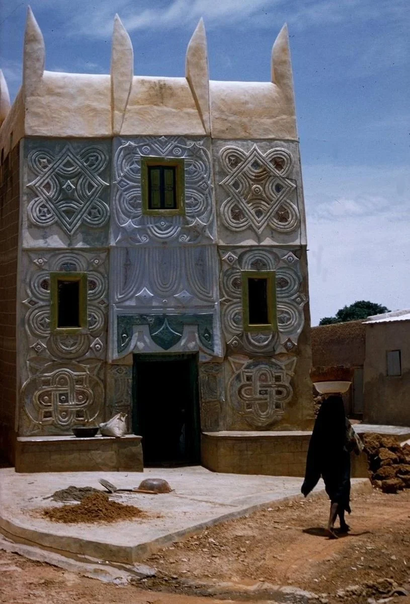  Hausa architecture style, likely in Kano, Nigeria, circa 1955.