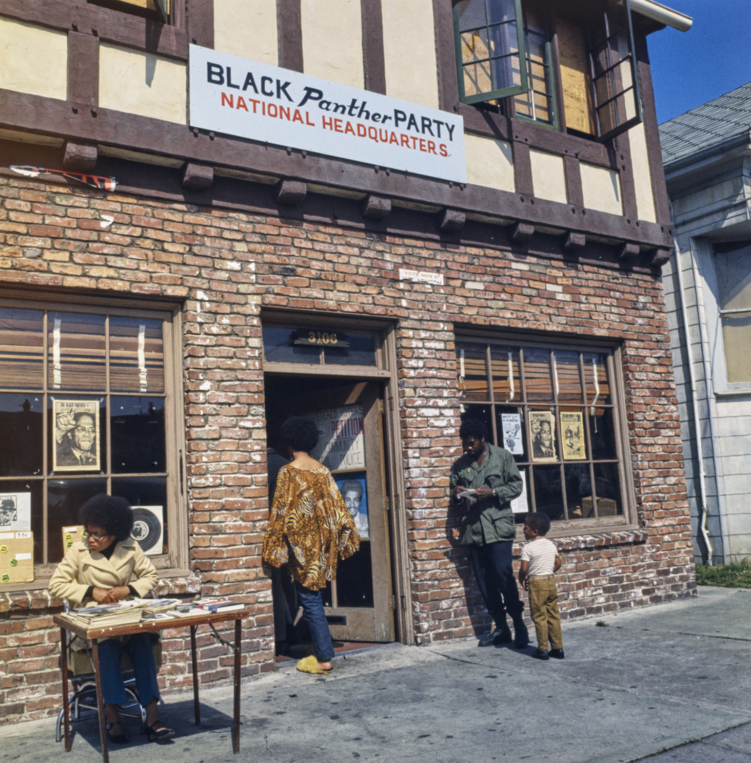 Ruth-Marion Baruch, “Black Panther Party National Headquarters, Oakland, CA,” May 20, 1969. (Photograph from University of California, Santa Cruz).