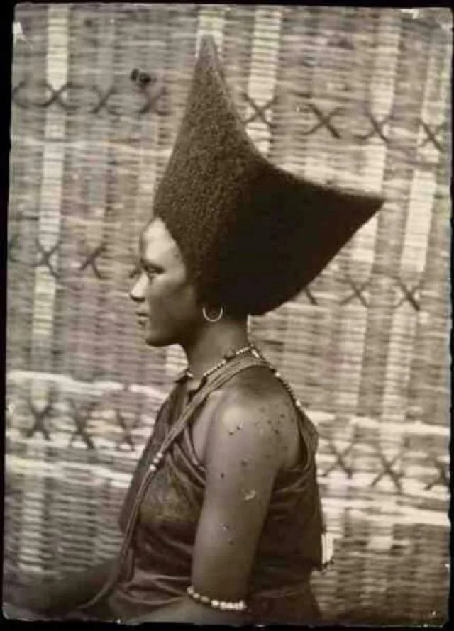 Hairstyle in Jimma, Oromiyaa, East Africa. Sourced from Vintag.es.