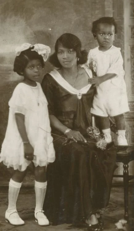 Mother and Children, James Van Der Zee, 1930