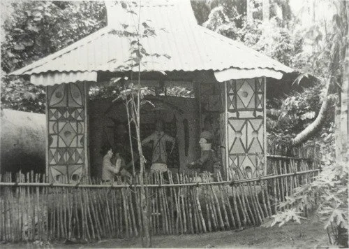 Mbari shrine - 1960 - Ukpuru Tumblr 