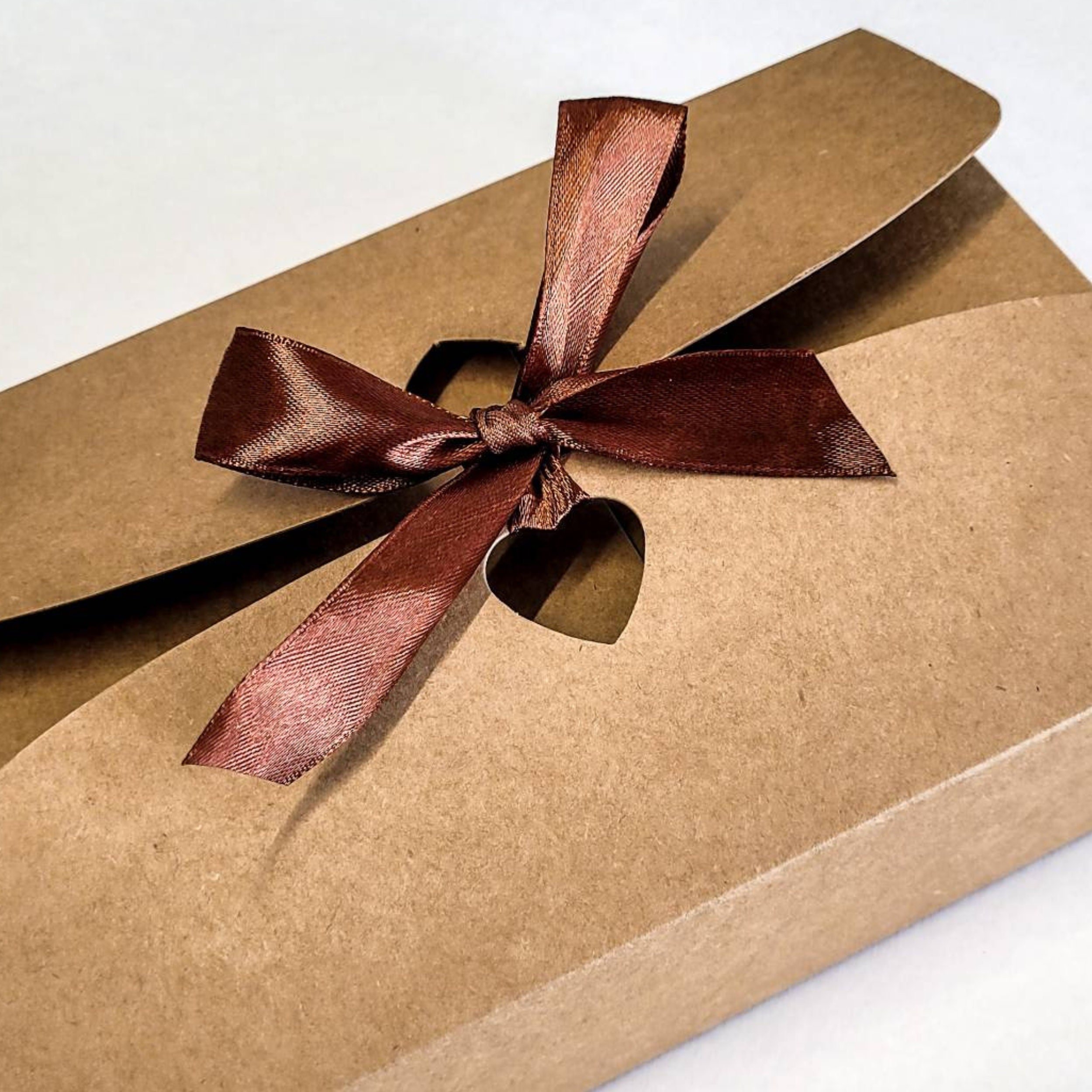 https://i.etsystatic.com/20455885/r/il/b9b66f/6000589653/il_fullxfull.6000589653_cfcs.jpg