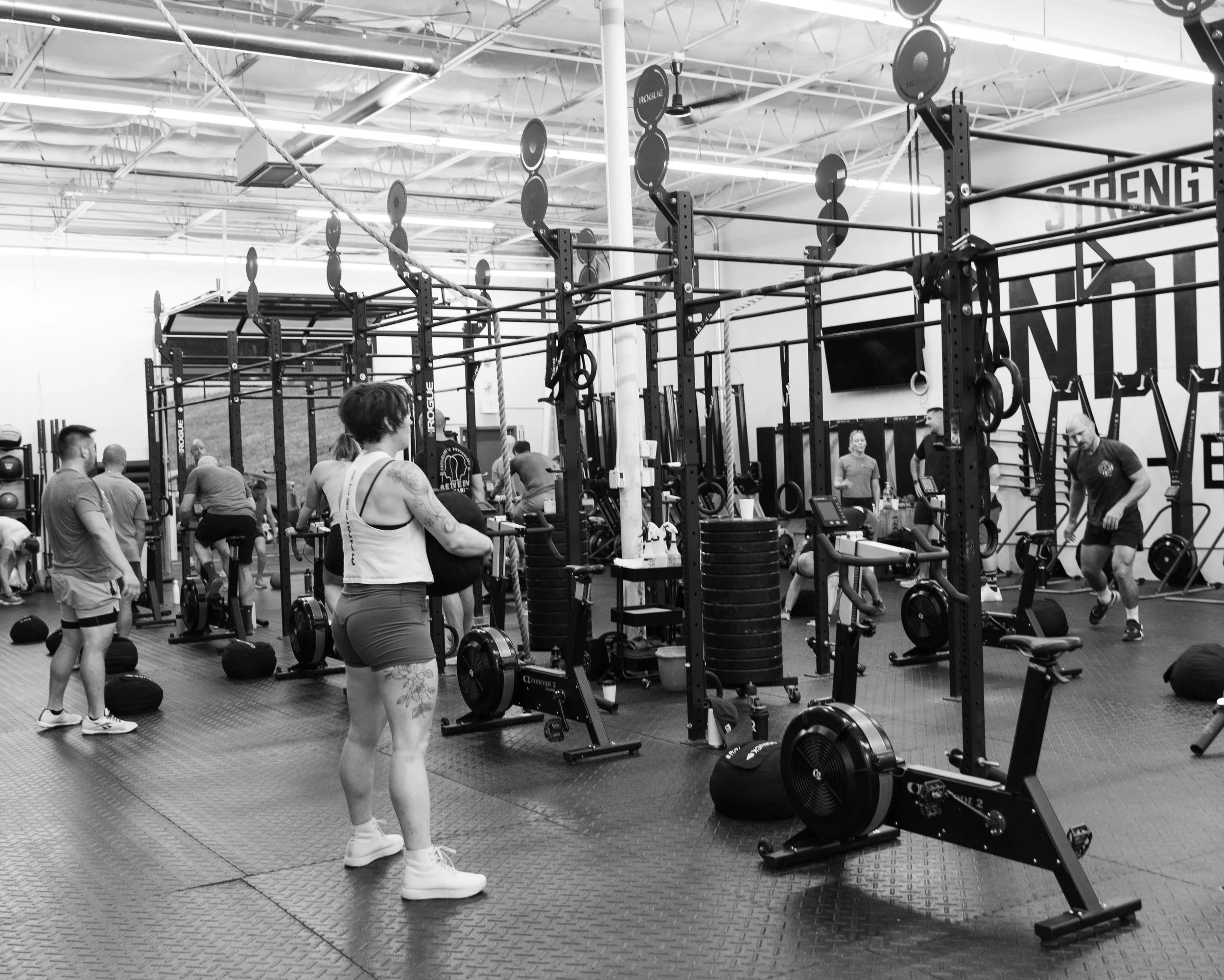 EnduraLab_Crossfit_B&W_20240810-19.jpg