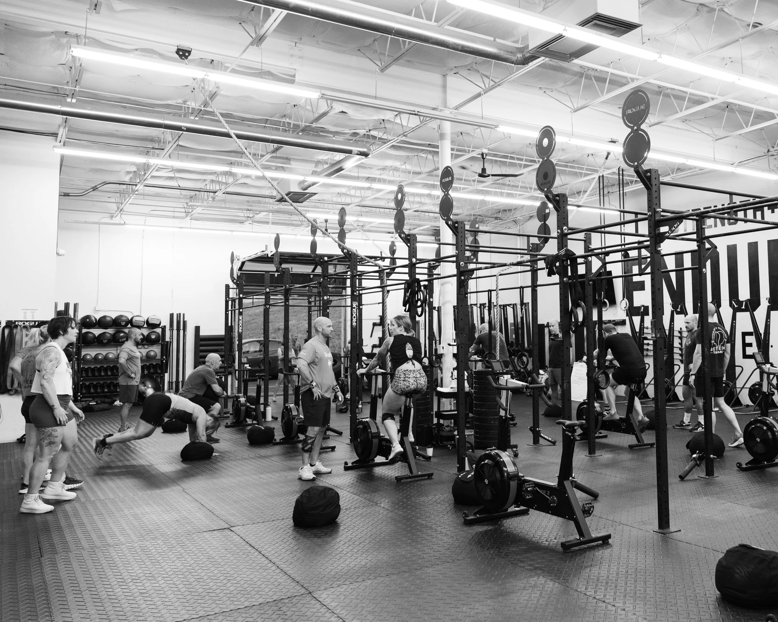 EnduraLab_Crossfit_B&W_20240810-18.jpg