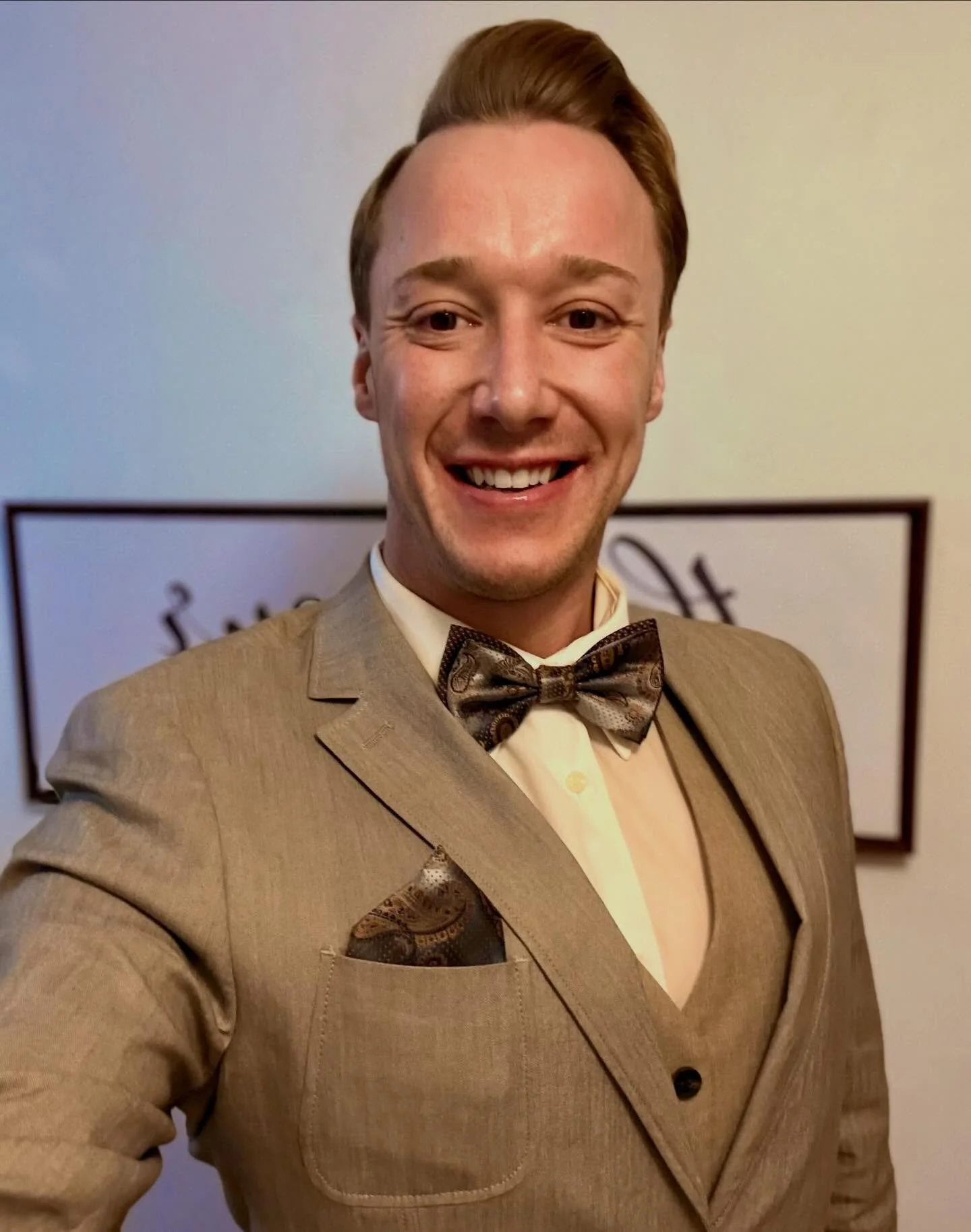 ✨🎆 Between Reflection &amp; Intention 🎆✨

There&rsquo;s a powerful stillness that lives between the closing of one year and the beginning of the next 🤍
A space where we&rsquo;re not rushing forward, and we&rsquo;re no longer carrying what needs to