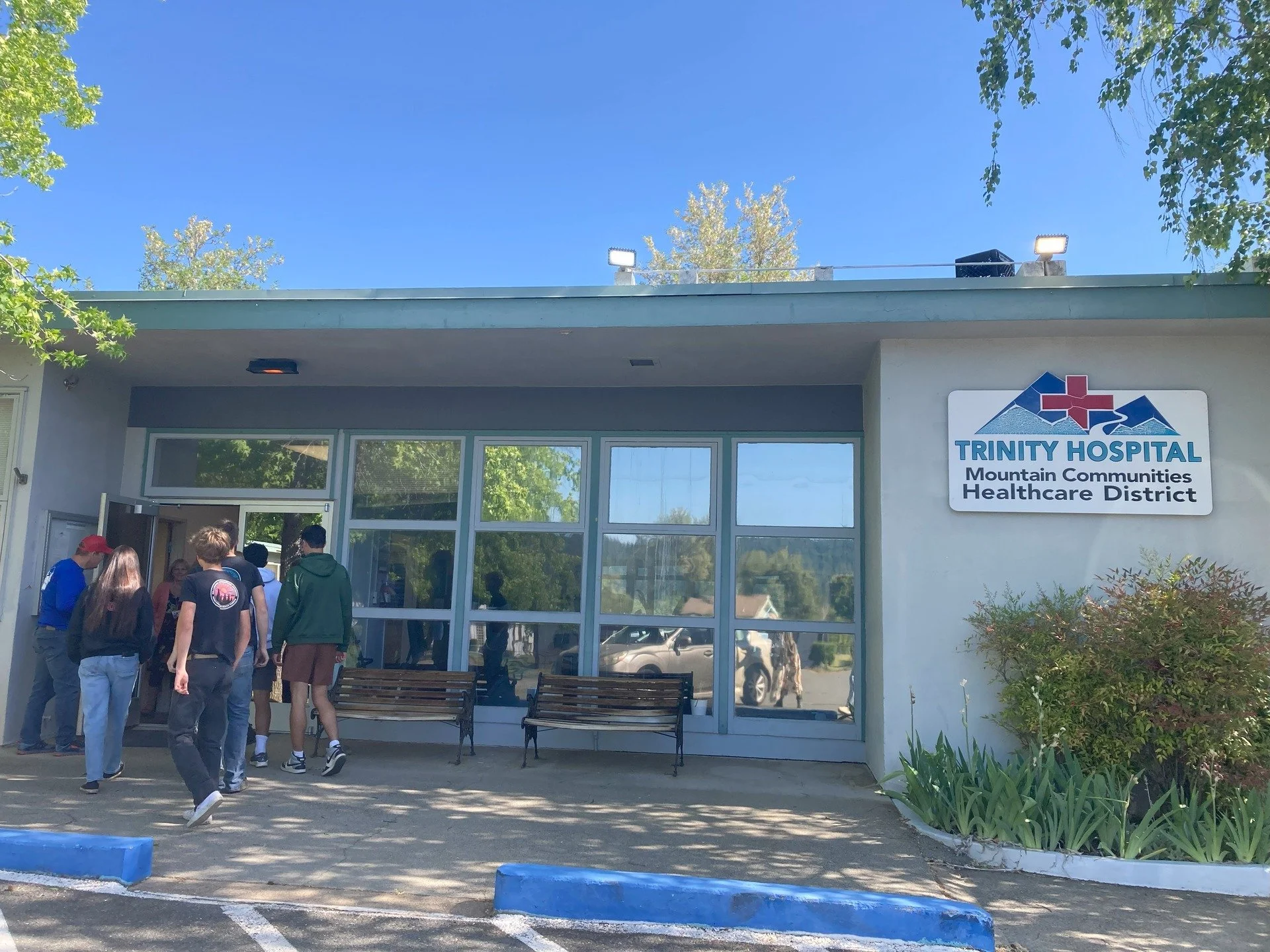 Earlier this week, we took two Trinity High School seniors and six THS juniors to shadow two local physical therapists at Trinity Hospital. Students watched Noelle Freer work with her clients in the clinic and Christian Butler provide physical therap