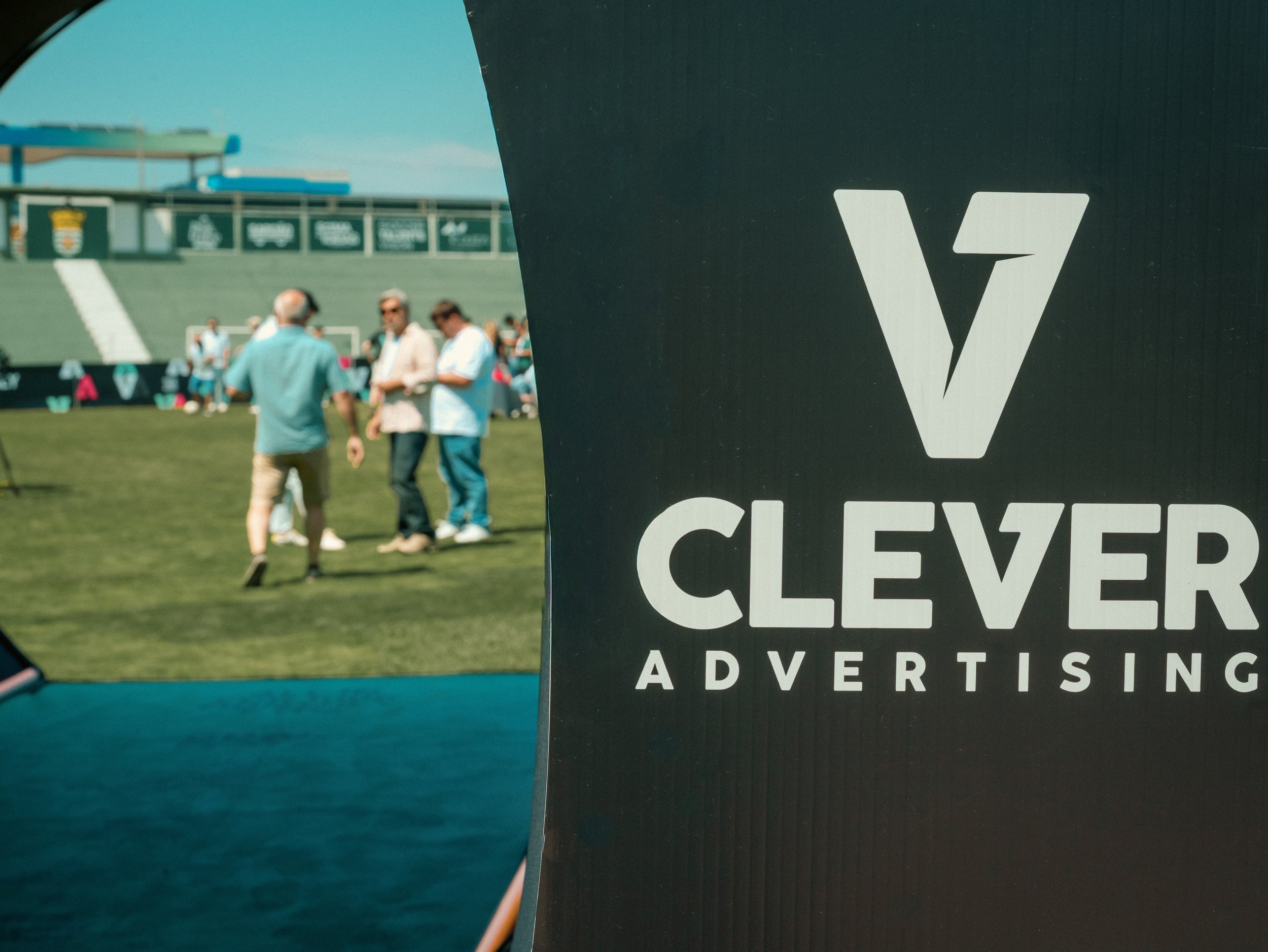 Clever's Logo in the tunnel