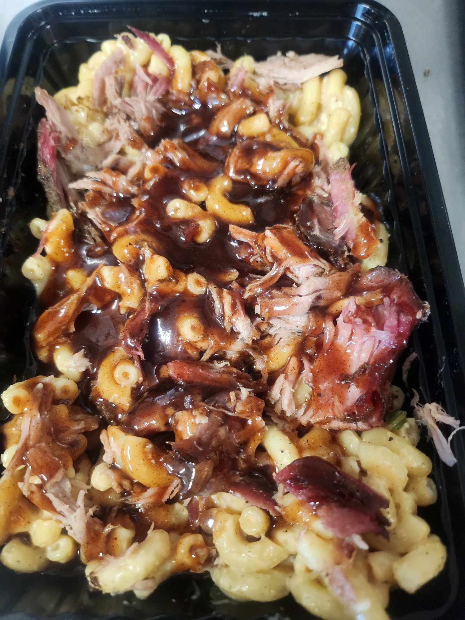 Pulled Pork / Cheeseburger Dirty Mac @ Uncle Earl's BBQ Bistro