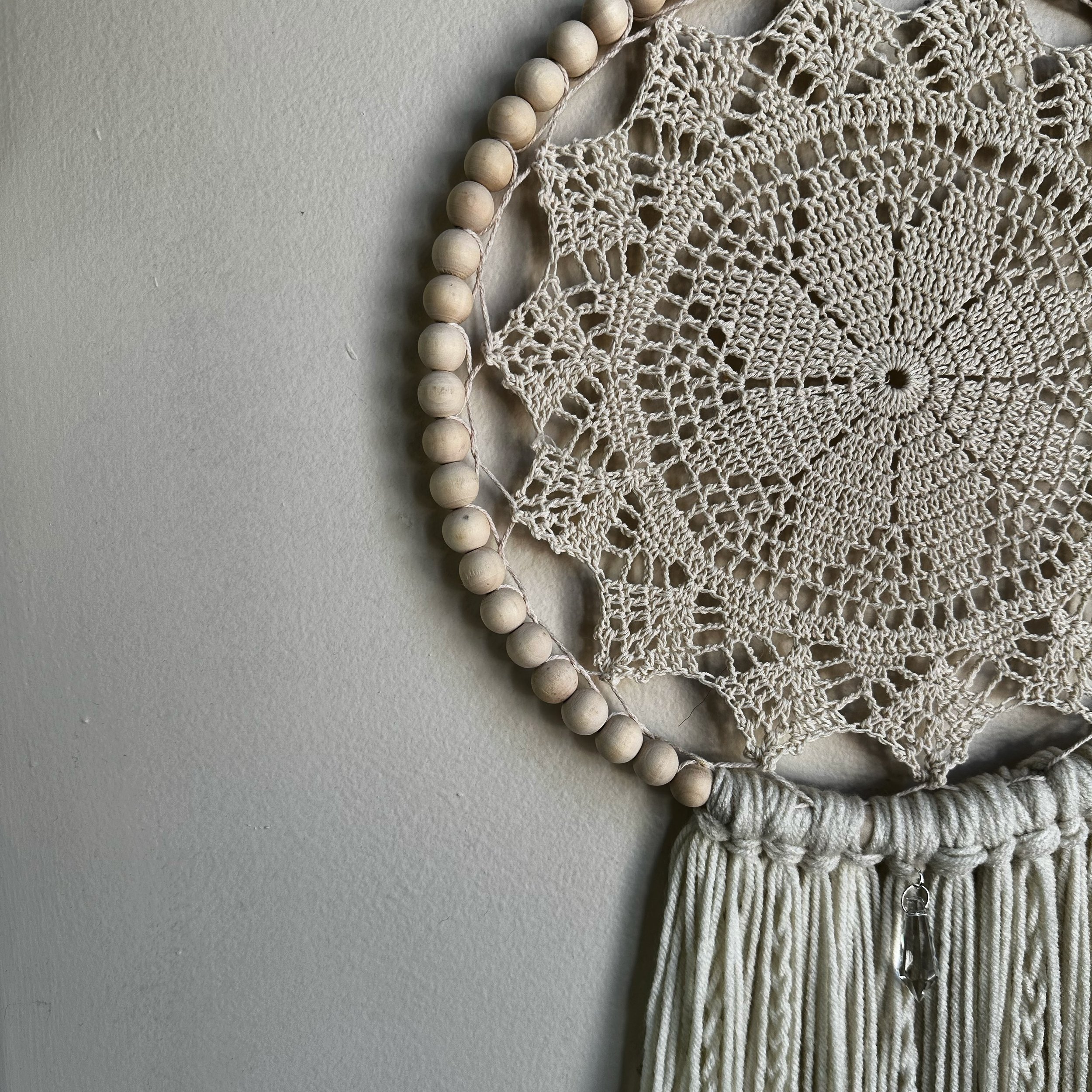Capturing dreams AND deflecting negativity all in a night&rsquo;s work! This neutral &ldquo;Beige Daze&rdquo; cutie is on my website now for purchase! 

All dream catchers are crafted with loving intention and infused with protective and healing reik