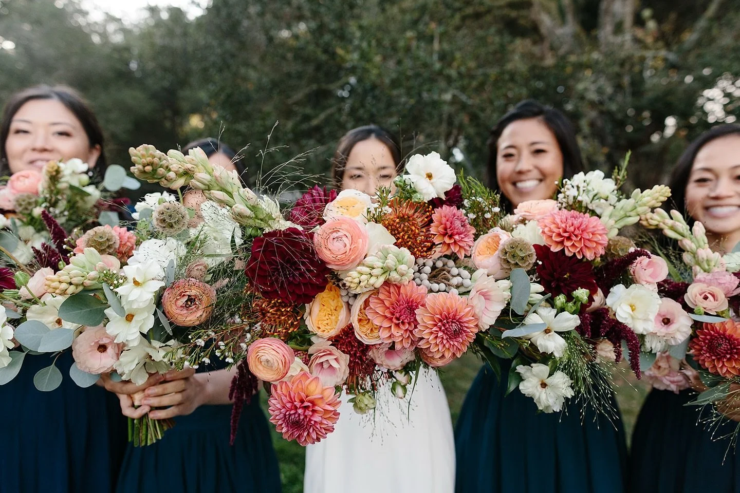 ✨ Our NEW FLORAL PACKAGES are here! ✨ I&rsquo;m so excited to now offer two different packages for florals: BASIC and BESPOKE. 

💐 Choose the BASIC package if you want beautiful florals without the decision fatigue. Within this package you&rsquo;ll 