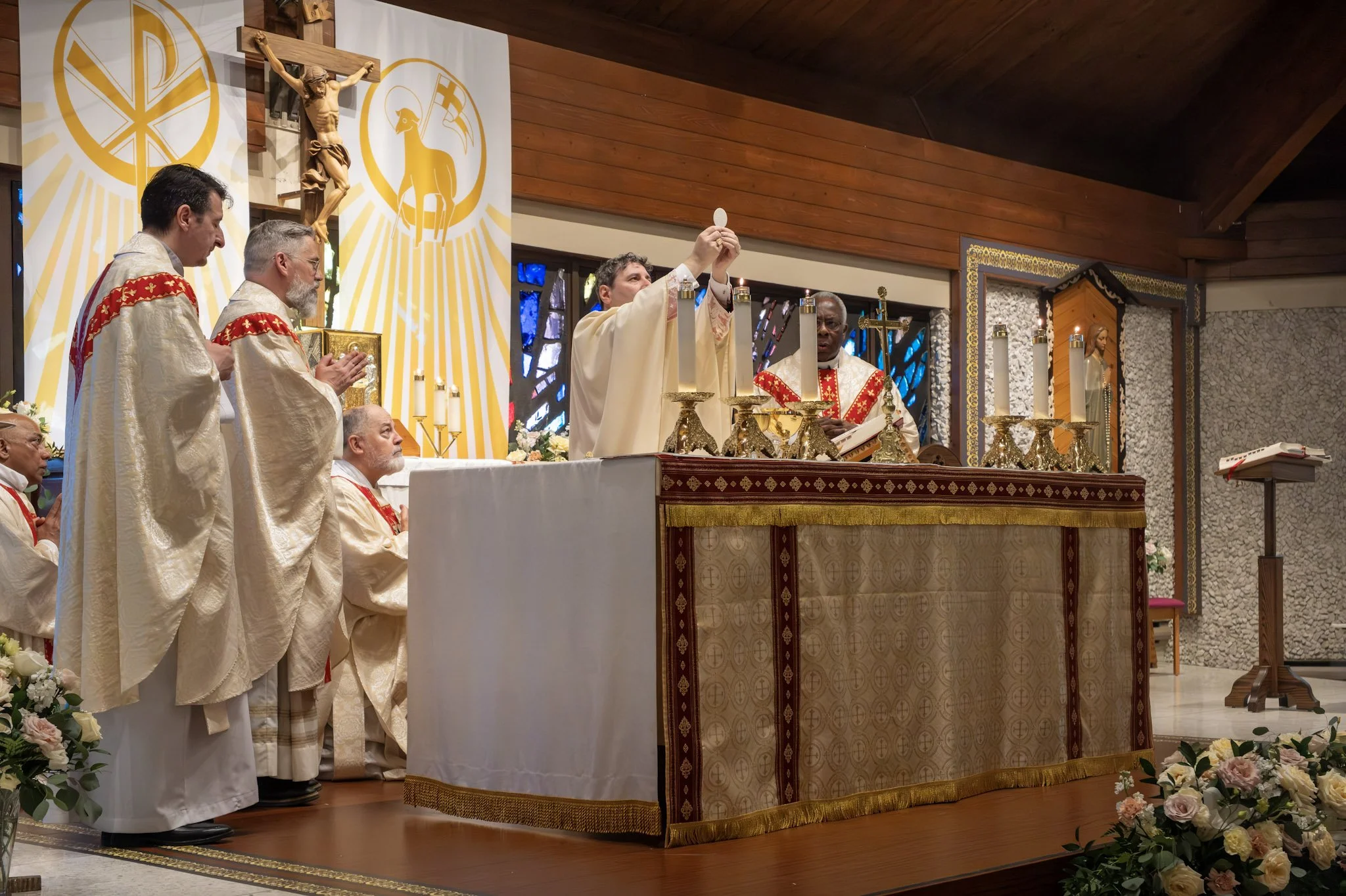 Holy-Redeemer-60th-Ann (4).jpg