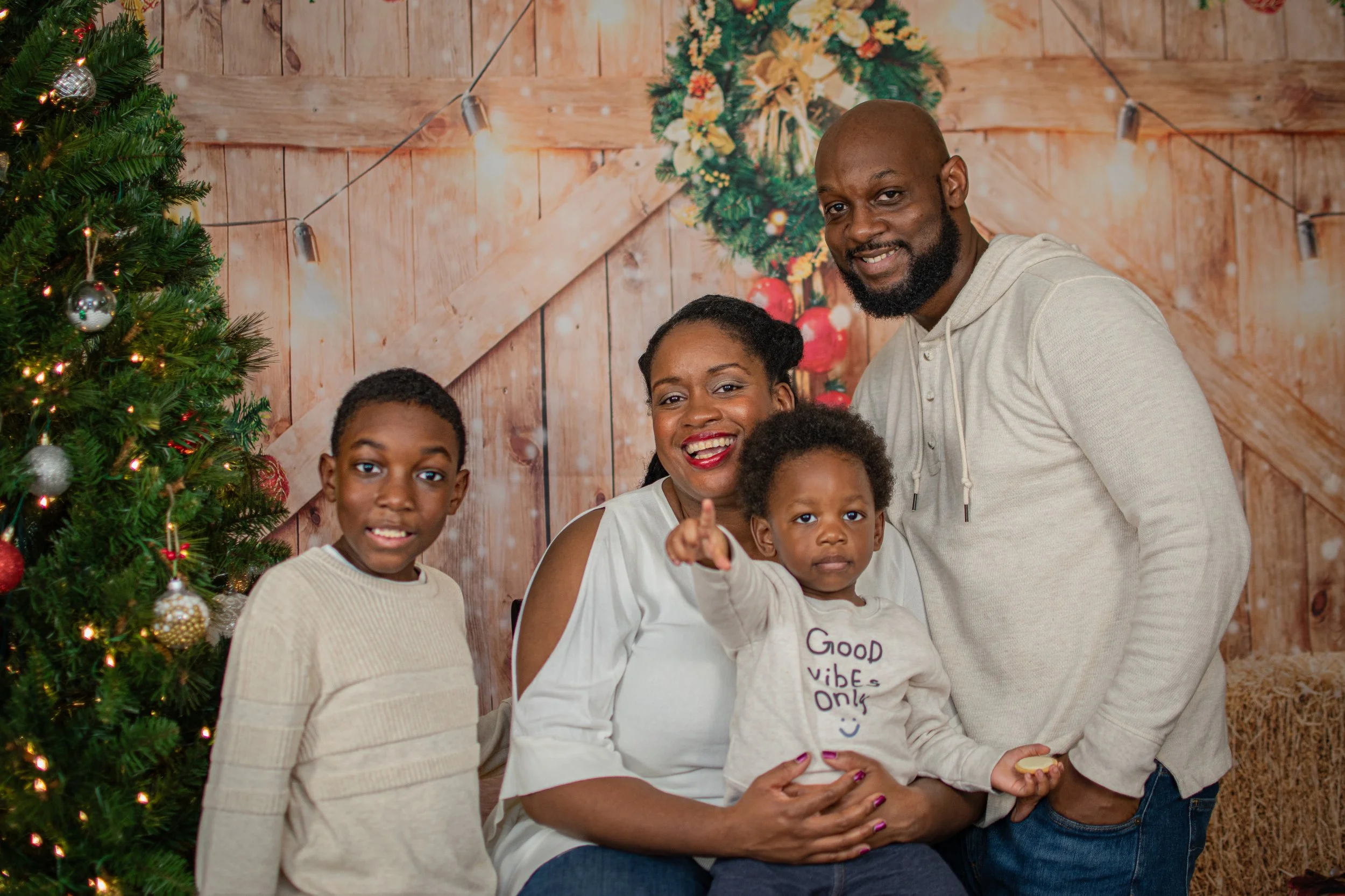 L.A.W.-Photography-NJ-New-Jersey-backdrop-family-christmas-holiday.jpg
