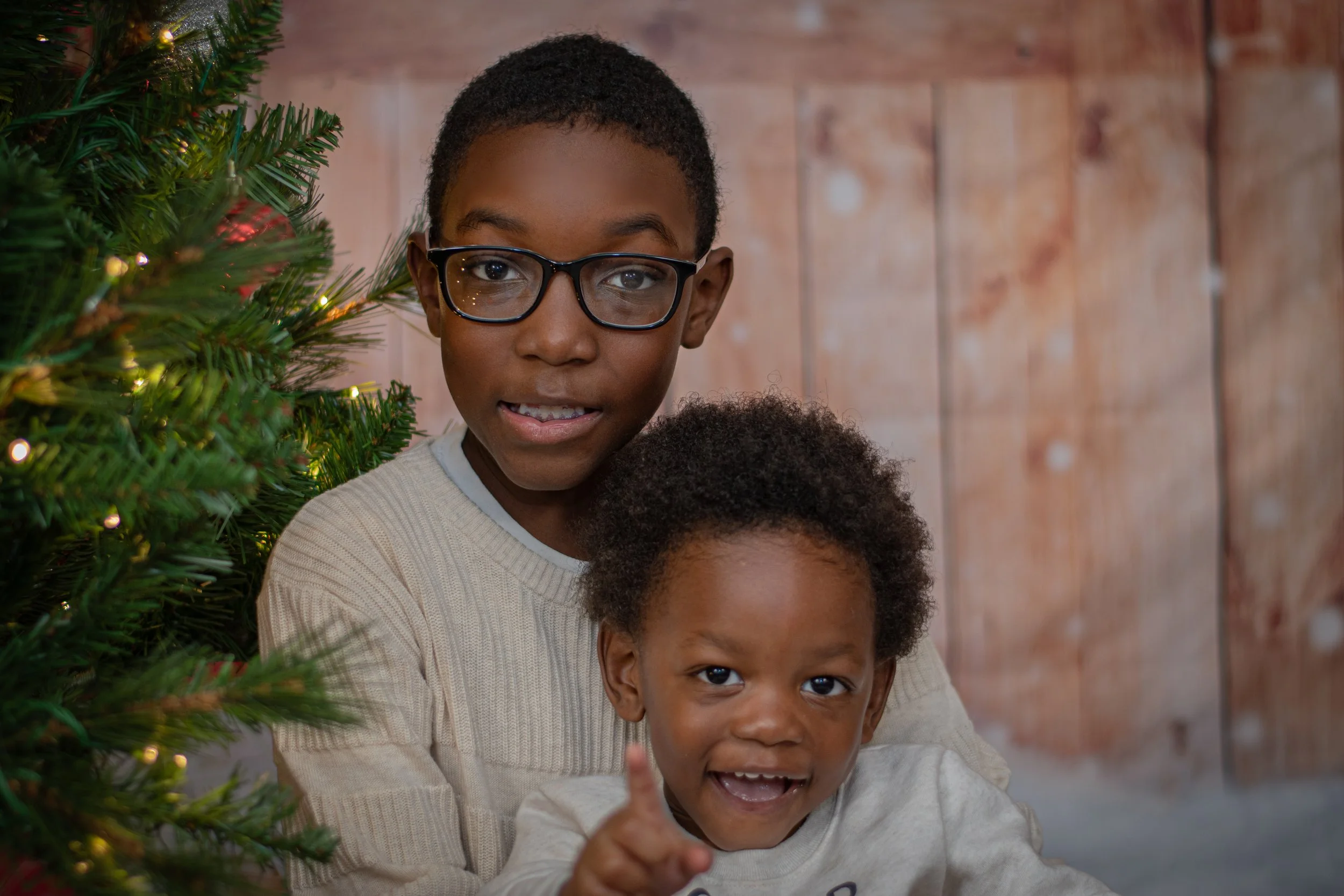 L.A.W.-Photography-NJ-New-Jersey-portrait-backdrop-children-holiday-christmas.jpg