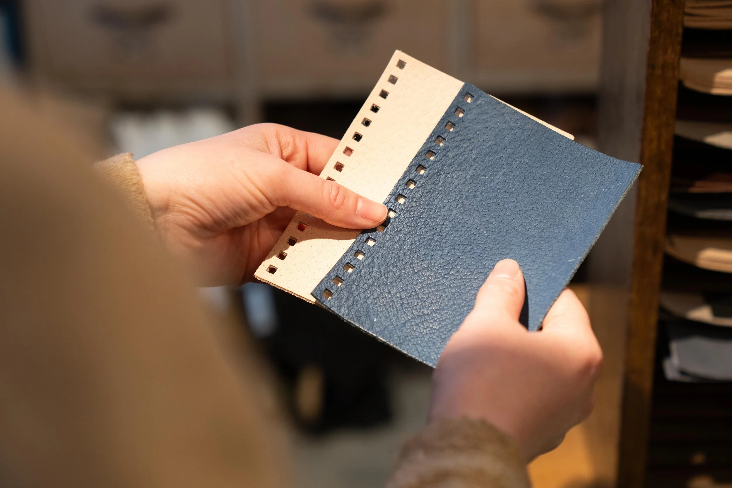 Leather Craft (Recommended) - Create your own leather-covered notebook using hides from invasive species such as deer and wild boar. While crafting, listen to the artisan’s story about sustainability and coexistence with local wildlife.