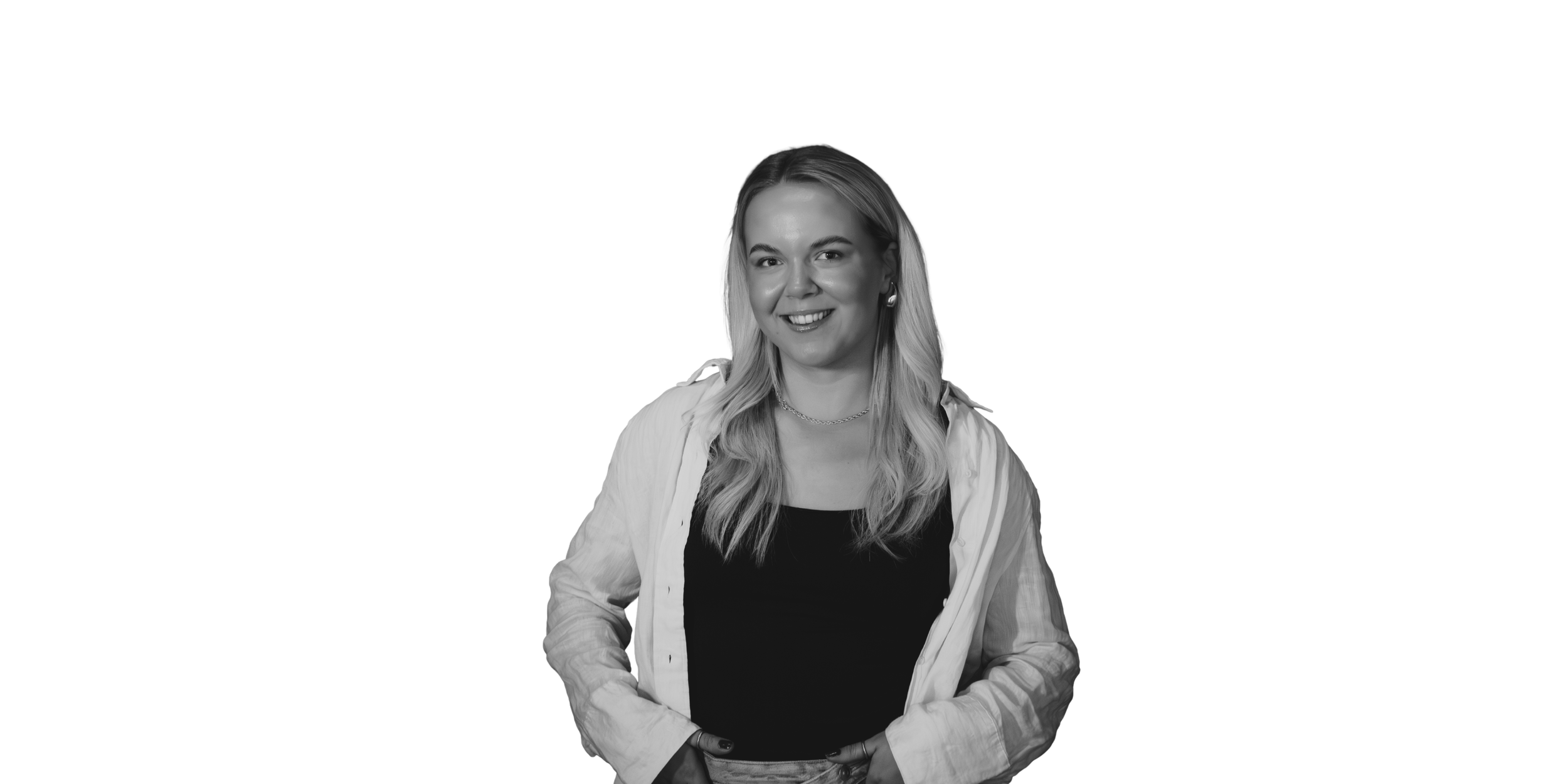 Kaksi ihmisen kättä pitävät kiinni disco-pallosta.