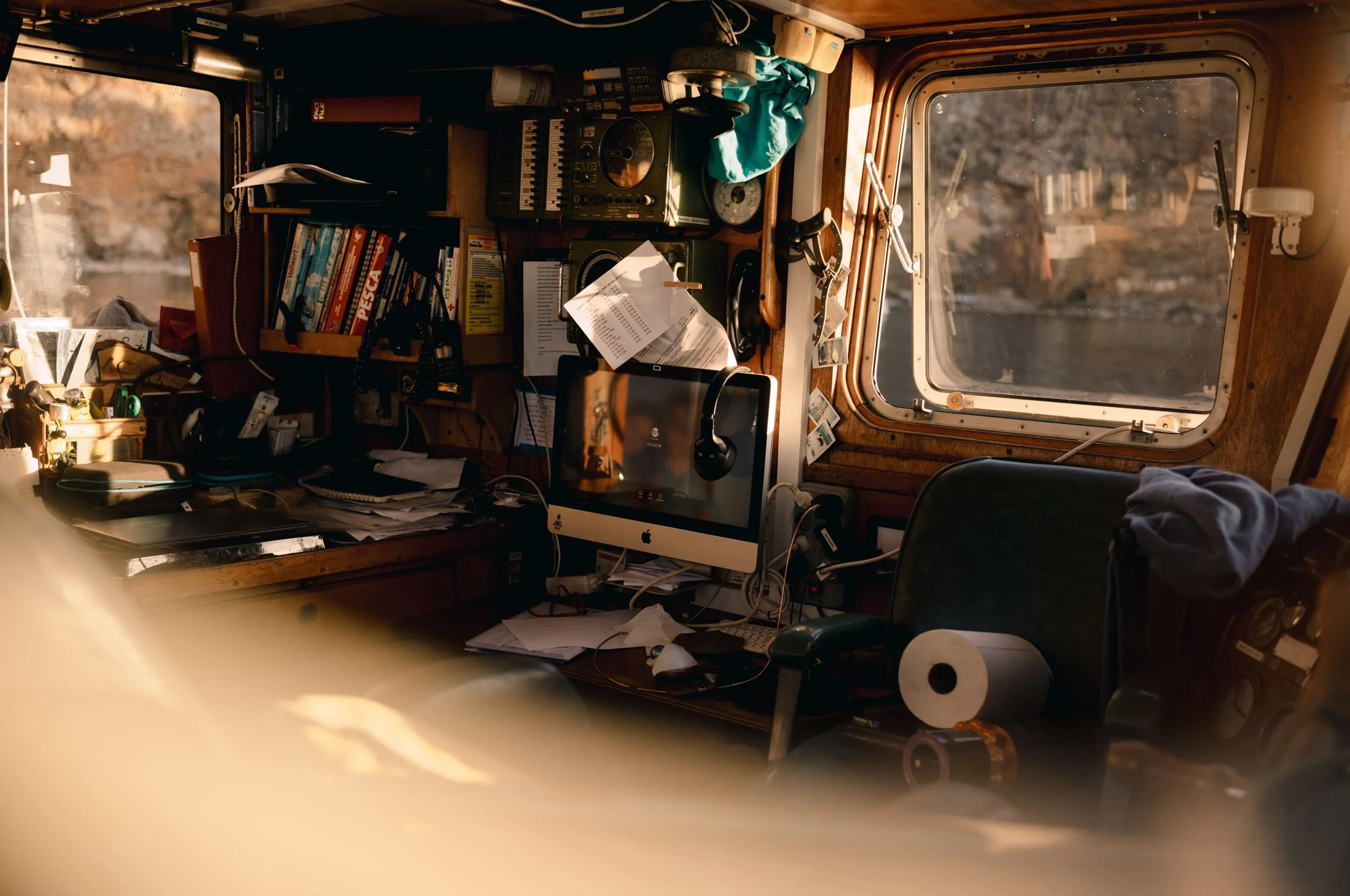13-bonnie-lass-wheelhouse-interior-1949-ringnetter.jpg