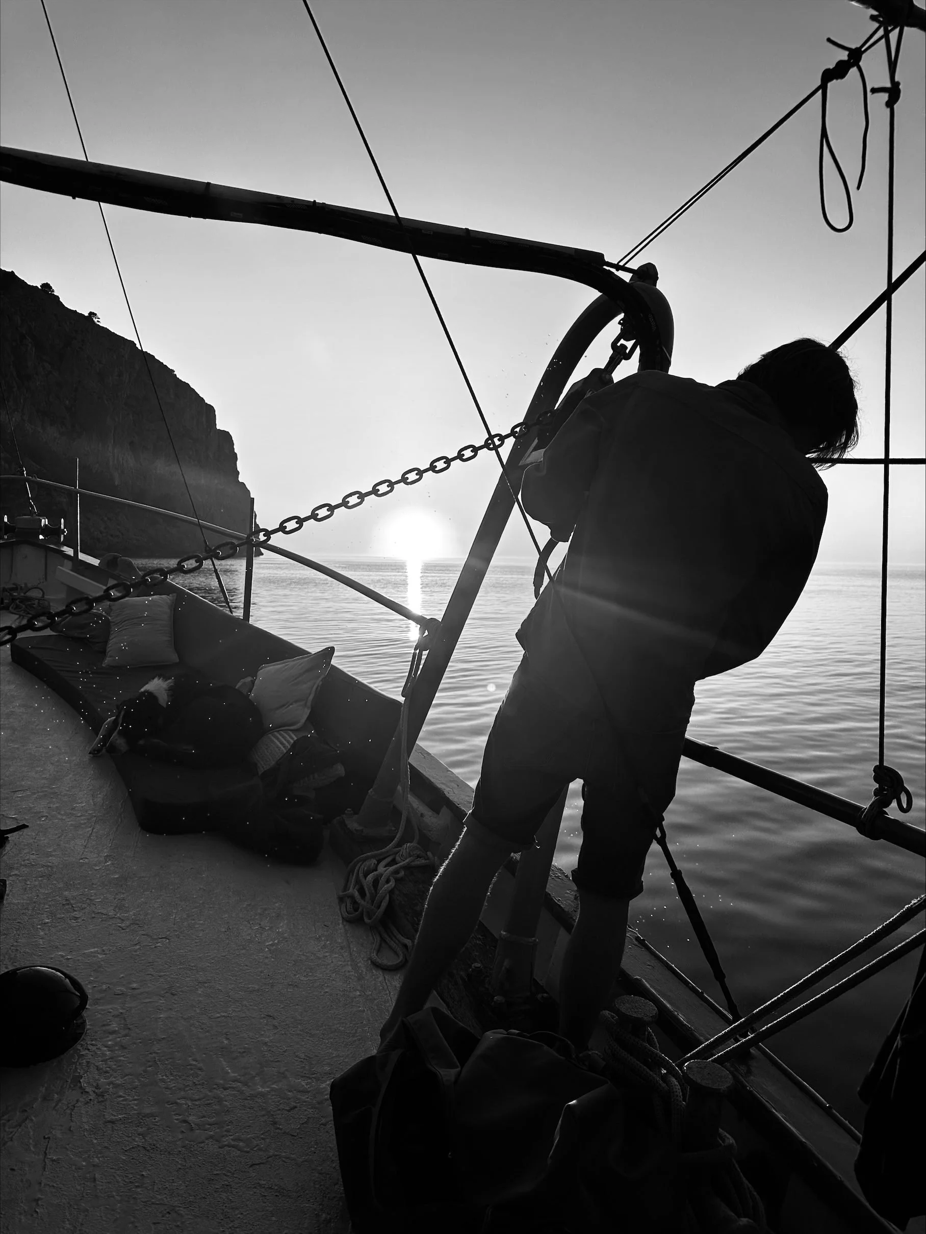 D144-crew-at-the-bow-black-and-white.jpg