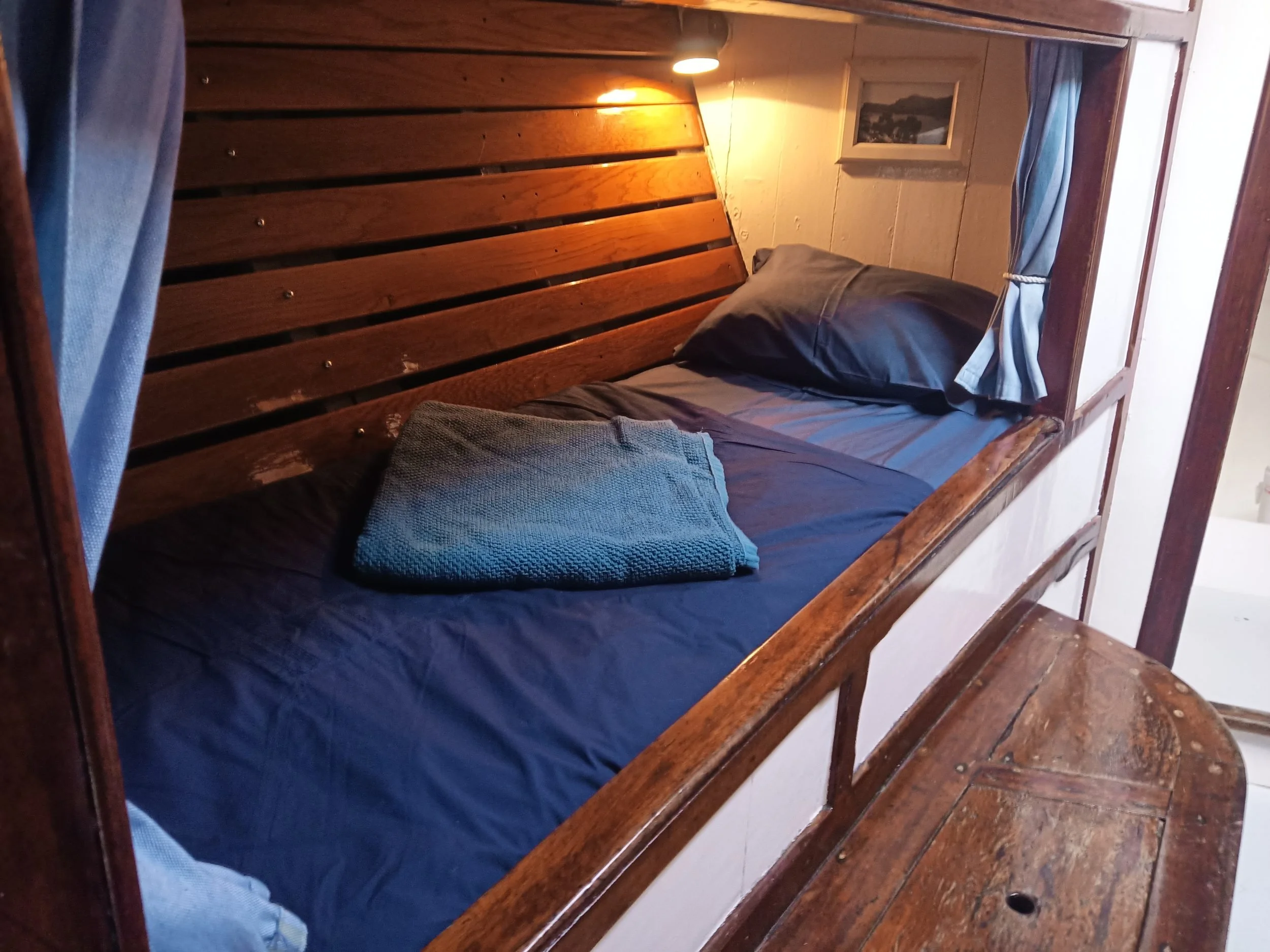 D175-cosy-cabin-berth-bonnie-lass.jpg